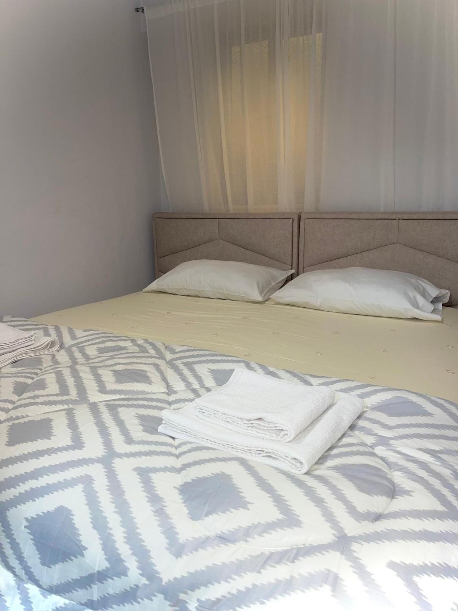 Citynest Apartments, 3-Minute Walk From The Skanderbeg Square Tirana Extérieur photo